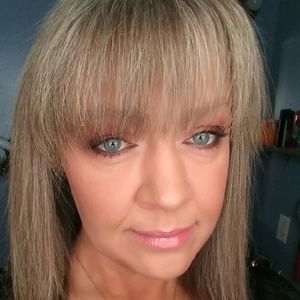 Meet your Posher, Abbie